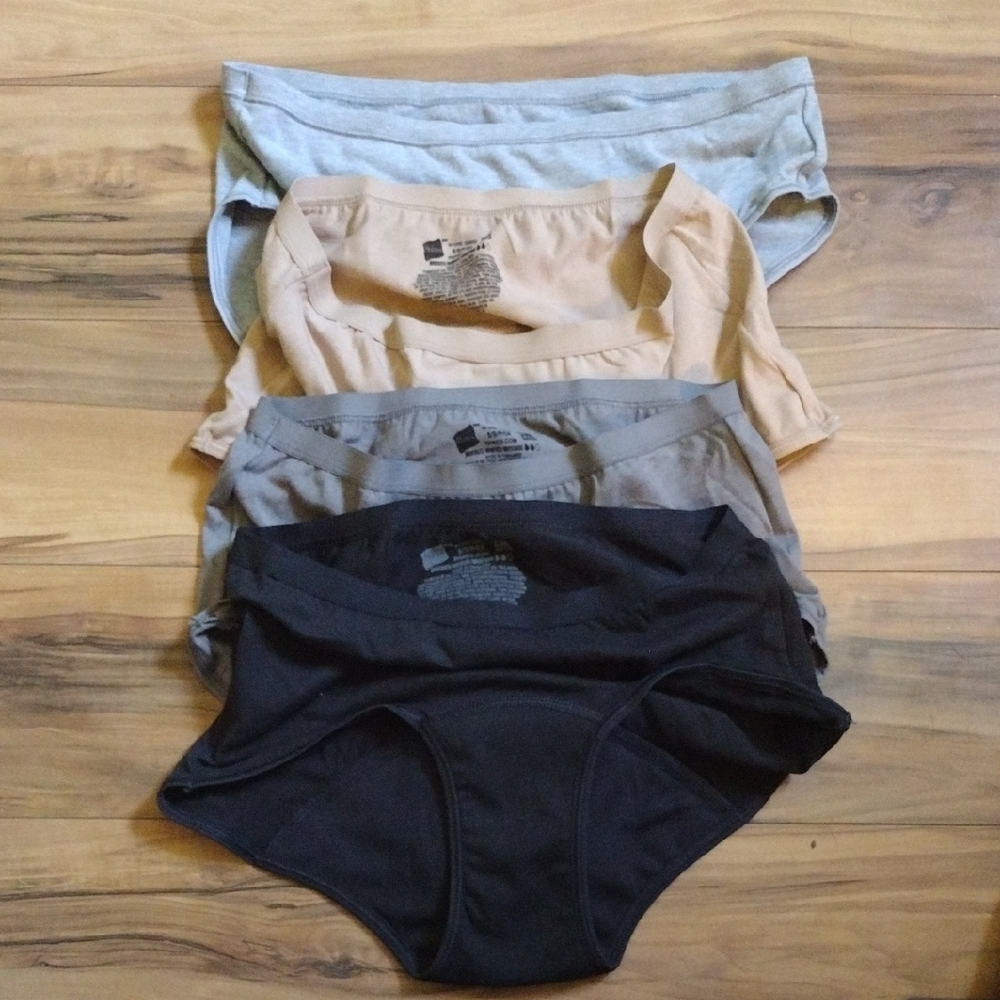 Set of 5 Women's Underwear in Neutral Tones